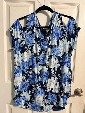 JM Collection Navy and Light Blue Floral Cold-Shoulder Top